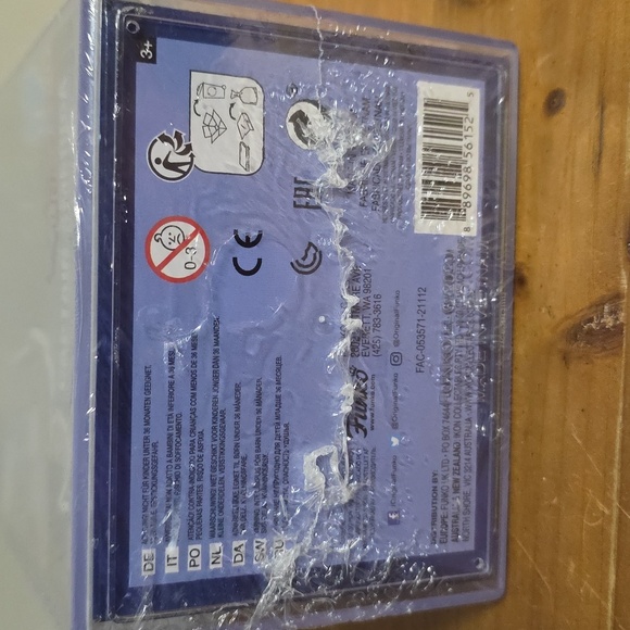 Funko Art Series Captain America Figure with Red, Blue, and Silver - Picture 5 of 6